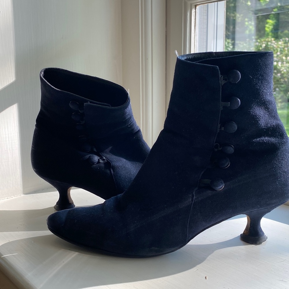Manolo Blahnik suede snap-side ankle boots in navy w kitten heel